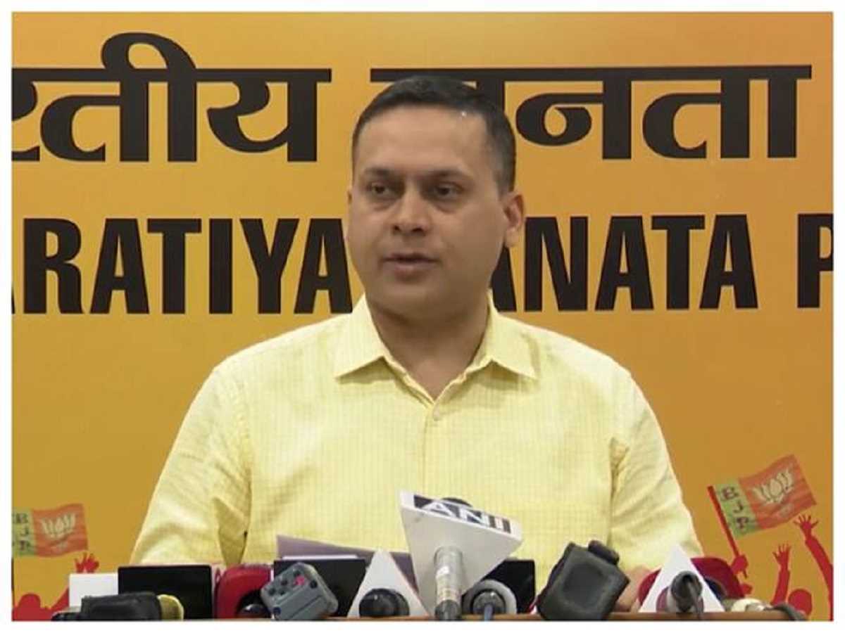 दानिश अली का साथ देने पर राहुल गांधी, महुआ मोइत्रा पर भाजपा का कटाक्ष